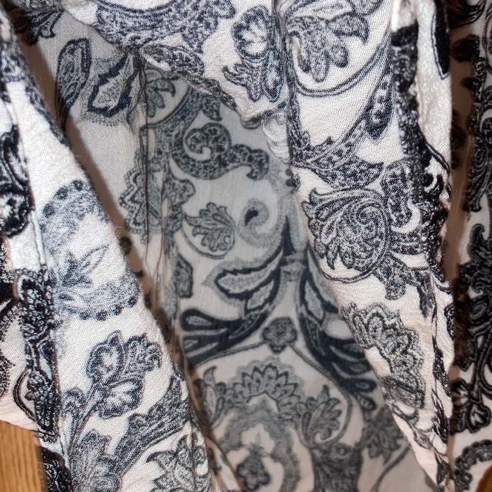 Xhilaration blouse 👚 - Picture 4 of 6